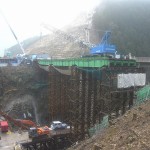 <p>仮桟橋施工状況<br />平成28年2月末</p>
