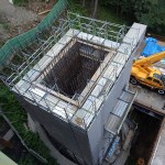 <p>橋脚の躯体施工状況<br />平成28年9月1日</p>
<p>橋脚の躯体施工状況<br />平成28年9月1日</p>
