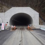 <p>トンネル南側坑口施工状況<br />
2019年3月28日</p>
